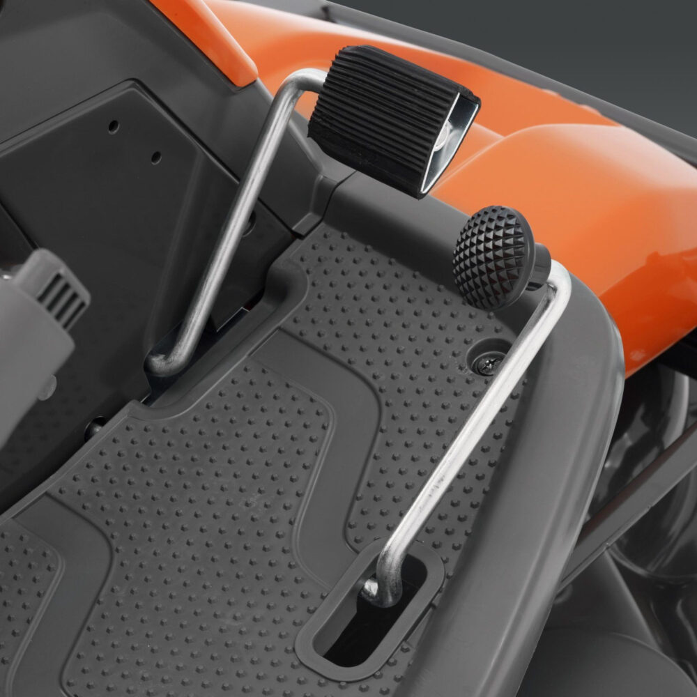 Husqvarna Rider R214C